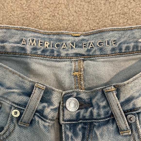 American Eagle “mom jean” shorts-baggy style. Size 2, high rise - Picture 3 of 4